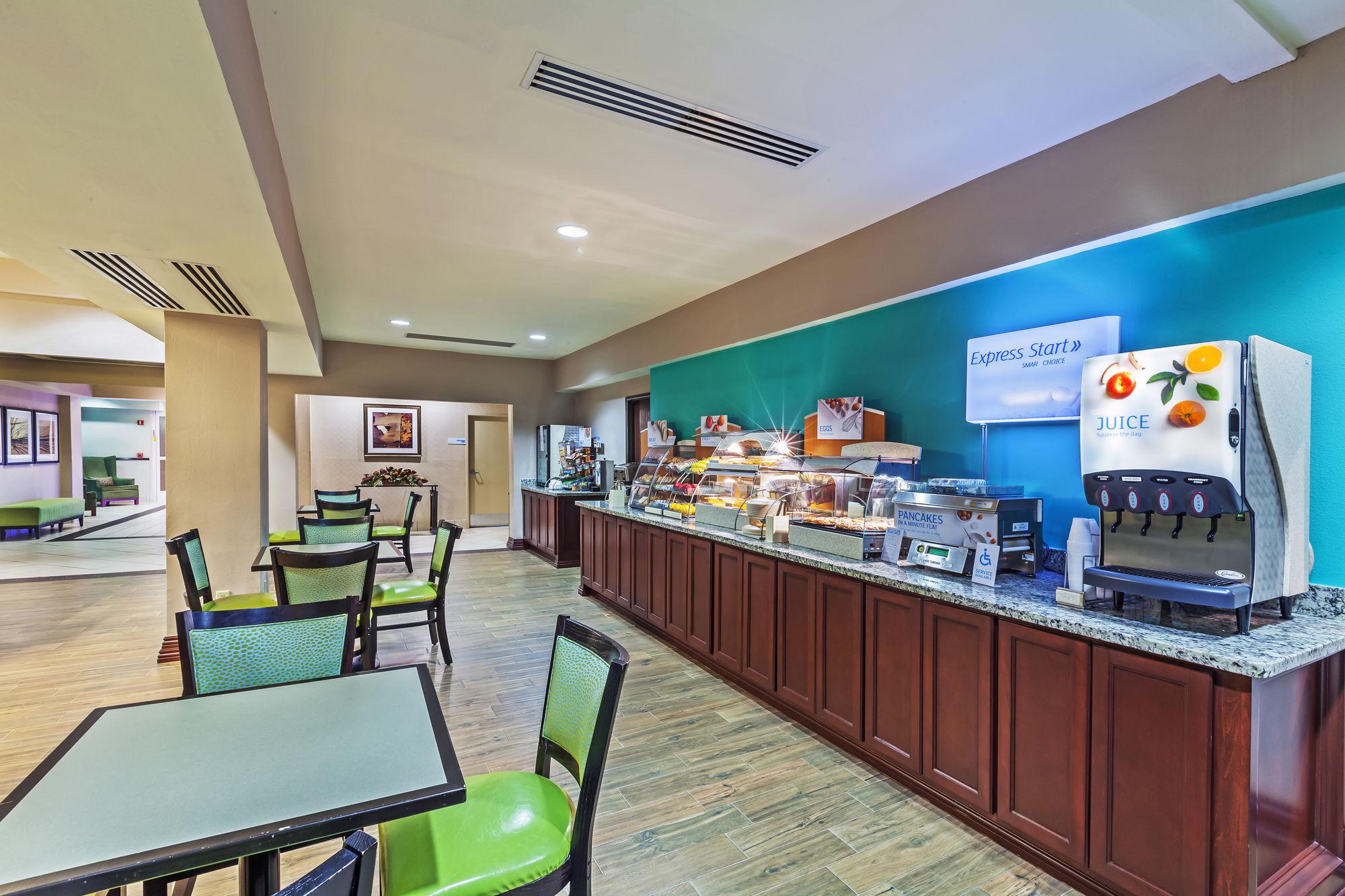 Holiday Inn Express Hotel & Suites Eagle Pass By Ihg Екстер'єр фото