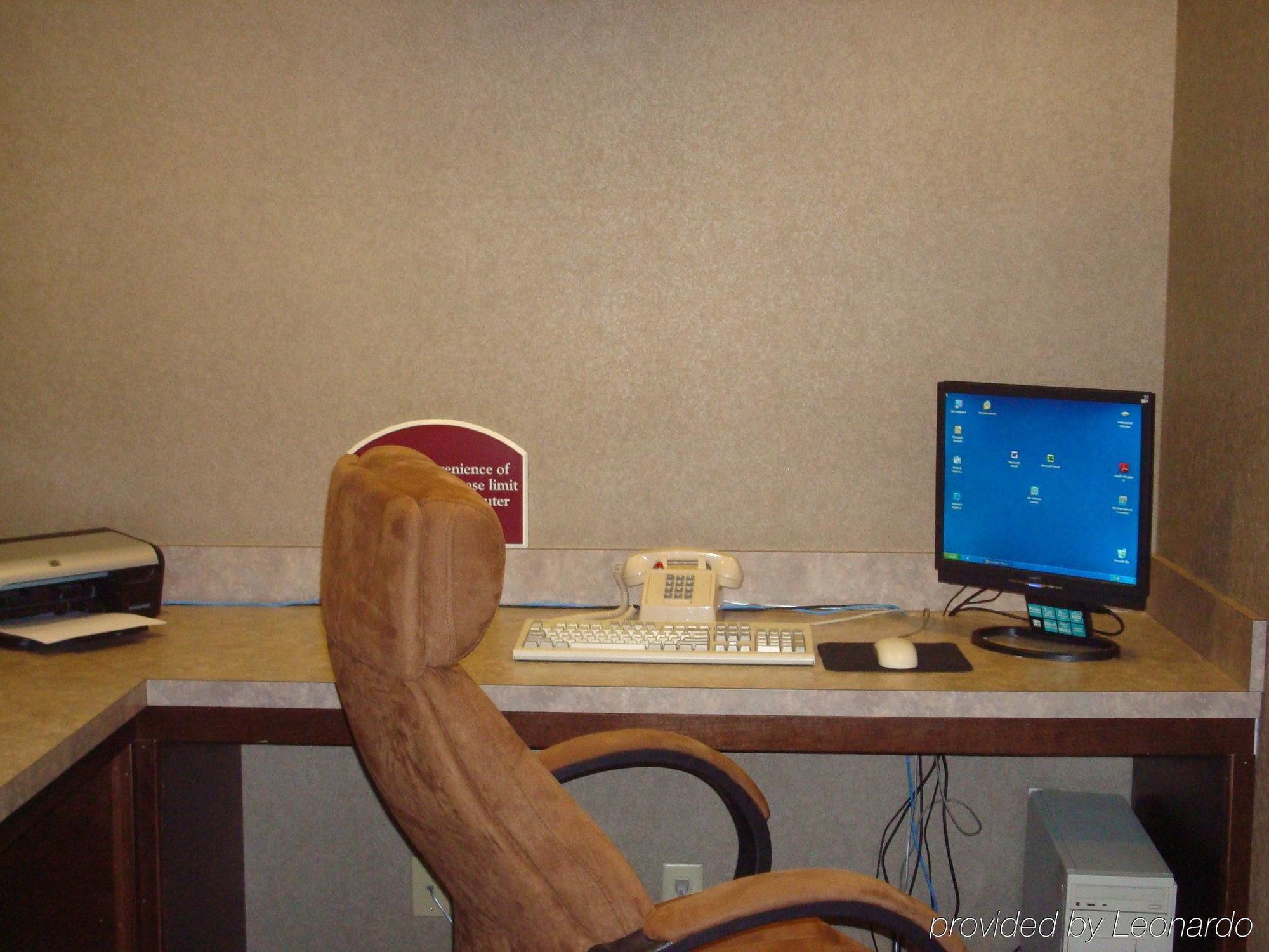 Holiday Inn Express Hotel & Suites Eagle Pass By Ihg Бізнес фото