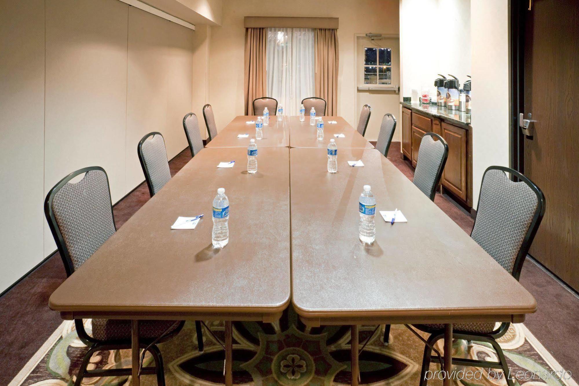 Holiday Inn Express Hotel & Suites Eagle Pass By Ihg Бізнес фото